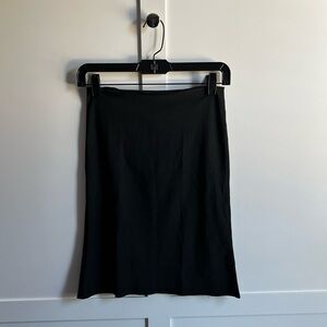 SPANX Black 'Hide & Sleek' Half Slip, size M